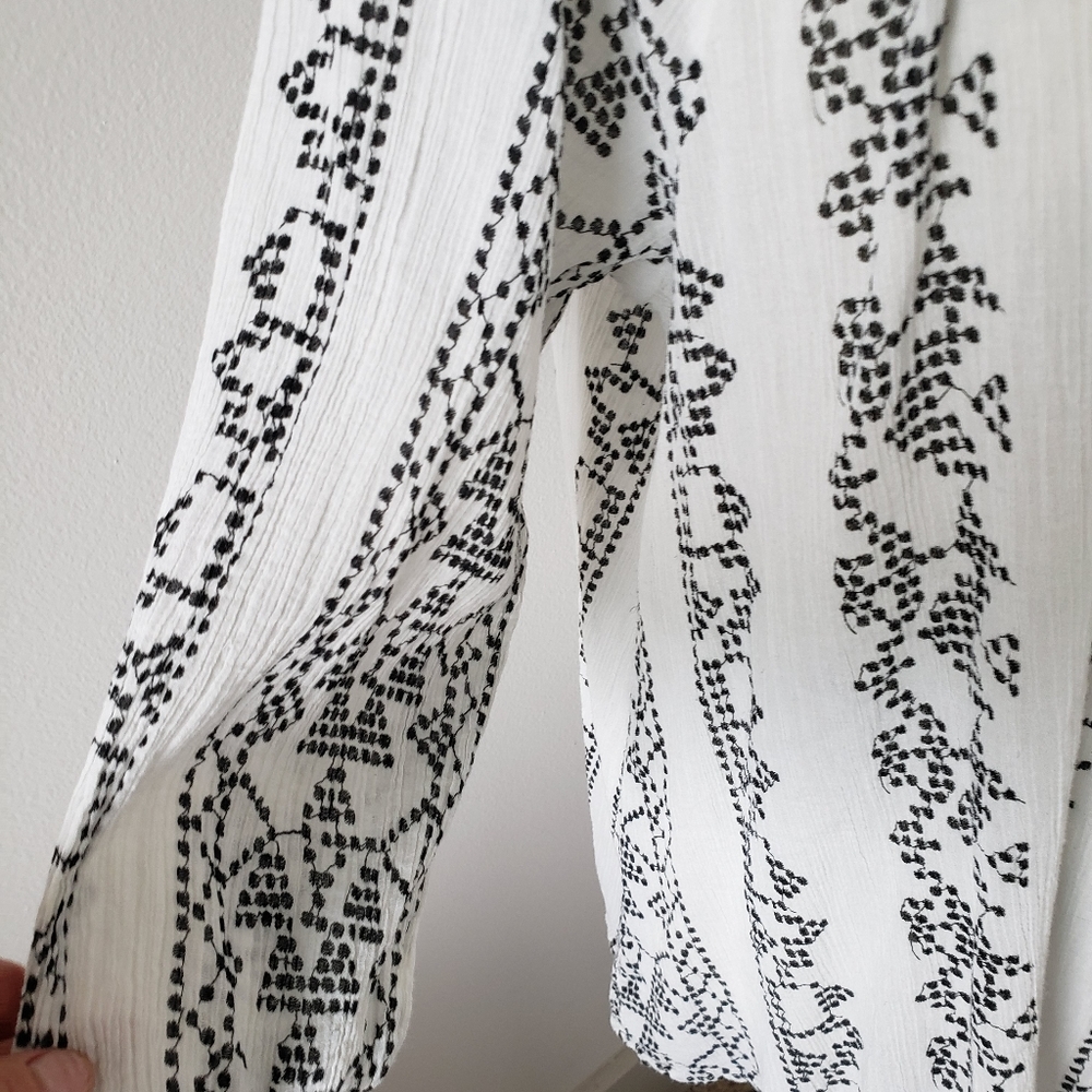 ๐ผ LOFT bohemian top black/white tassels size L ๐ผ - Picture 3 of 5